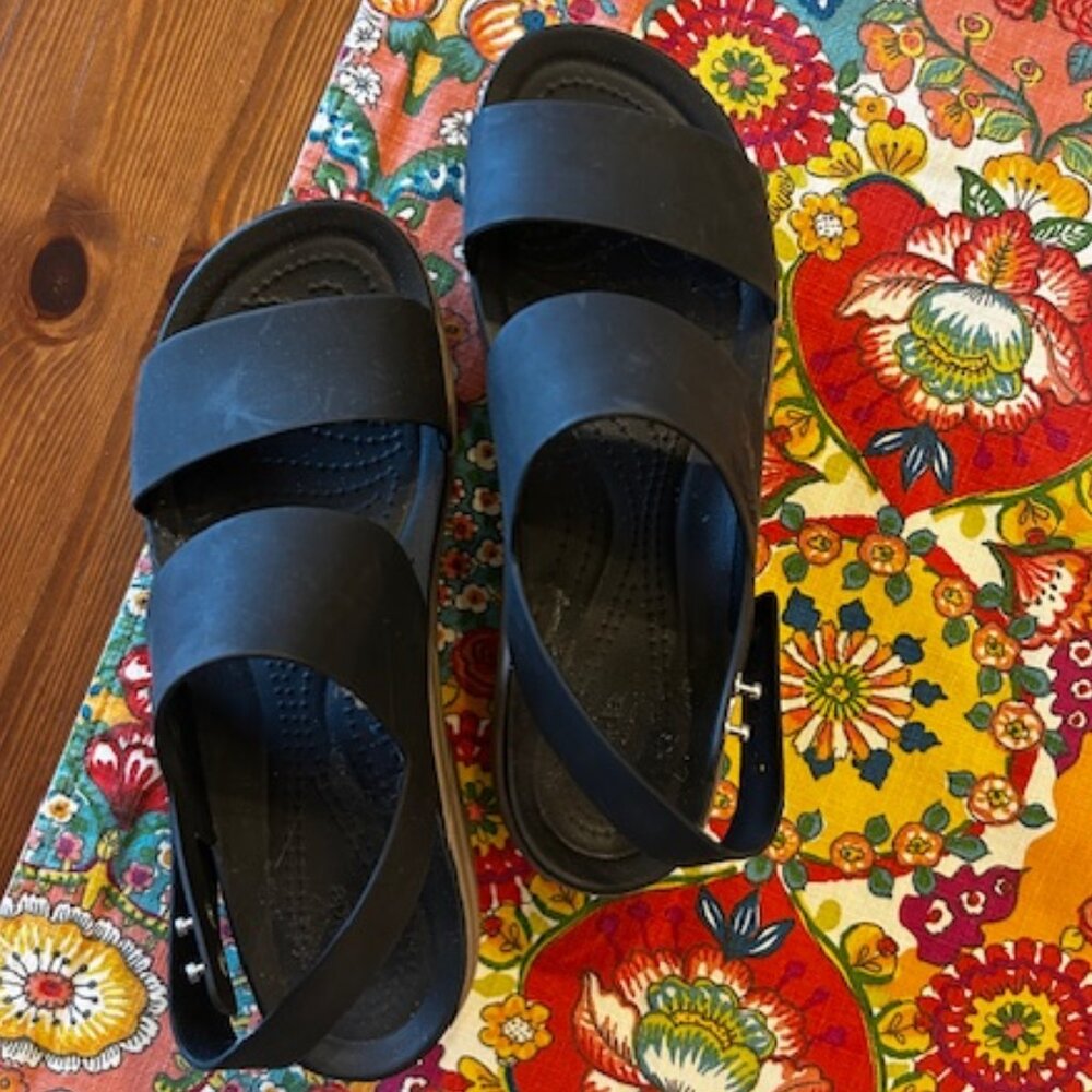 Crocs Brooklyn Low Wedge Sandals – Size 7